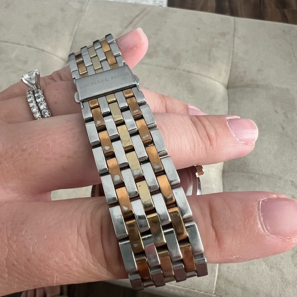 Michael Kors Watch Darci TriTone - Picture 5 of 7